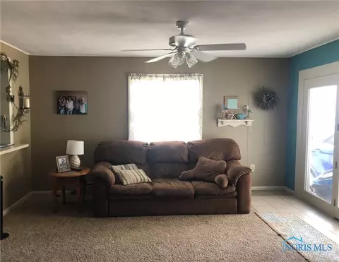 323 Elm St, Deshler, OH 43516 photo 5