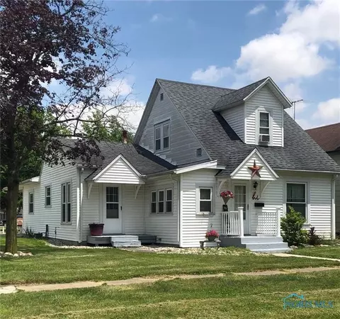323 Elm St, Deshler, OH 43516 photo 1