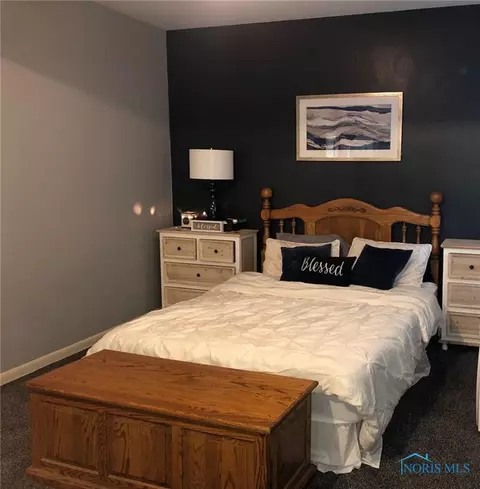 323 Elm St, Deshler, OH 43516 photo 19