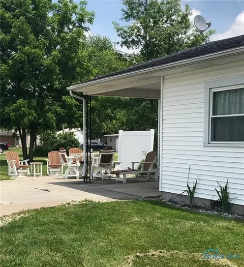 323 Elm St, Deshler, OH 43516 photo 7
