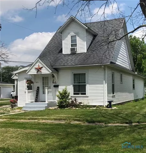 323 Elm St, Deshler, OH 43516 photo 2