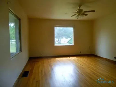 230 W Main St, Leipsic, OH 45856 photo 12