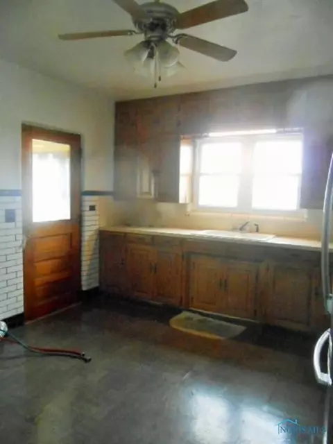 230 W Main St, Leipsic, OH 45856 photo 9