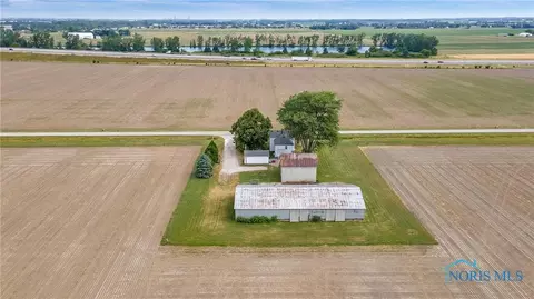 5635 Wagner Rd, Walbridge, OH 43465 photo 3