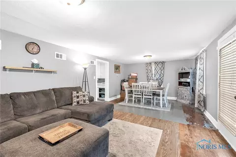 5635 Wagner Rd, Walbridge, OH 43465 photo 7