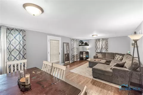 5635 Wagner Rd, Walbridge, OH 43465 photo 9