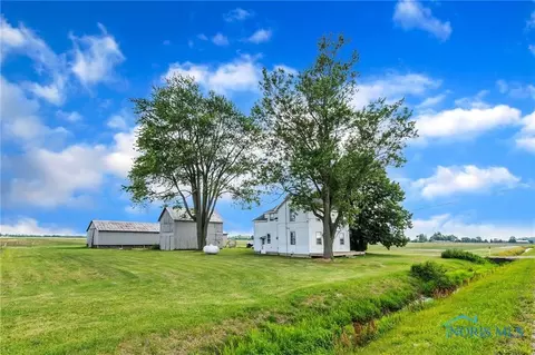 5635 Wagner Rd, Walbridge, OH 43465 photo 2