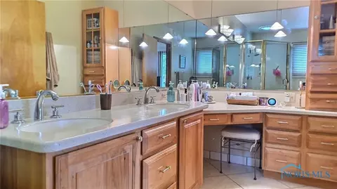 521 Thackeray Rd, Maumee, OH 43537 photo 37