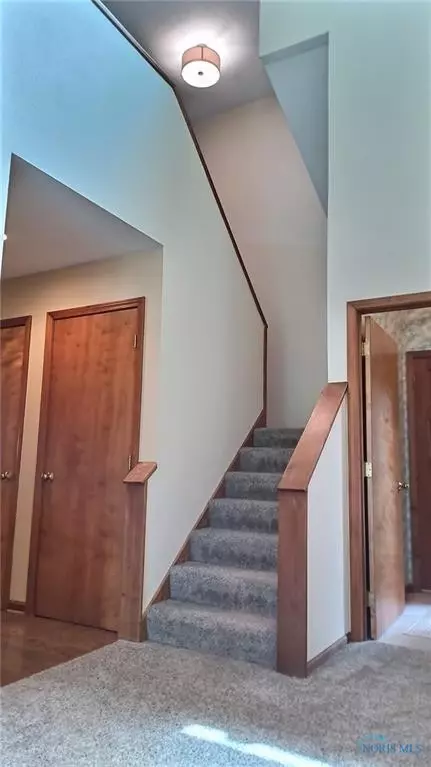 521 Thackeray Rd, Maumee, OH 43537 photo 32