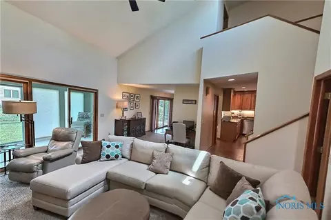 521 Thackeray Rd, Maumee, OH 43537 photo 18