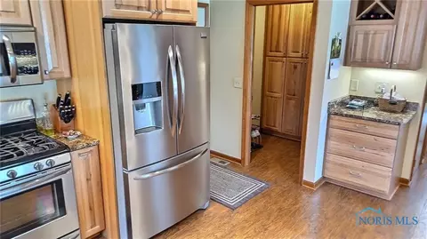 521 Thackeray Rd, Maumee, OH 43537 photo 24