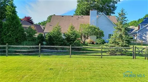 521 Thackeray Rd, Maumee, OH 43537 photo 9