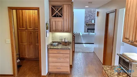 521 Thackeray Rd, Maumee, OH 43537 photo 25