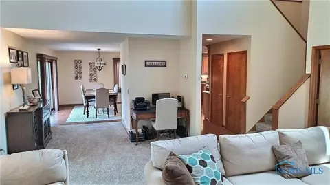 521 Thackeray Rd, Maumee, OH 43537 photo 17