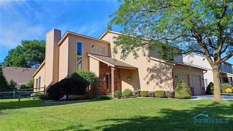 521 Thackeray Rd, Maumee, OH 43537 photo 1