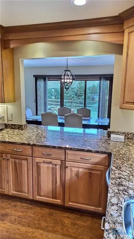 521 Thackeray Rd, Maumee, OH 43537 photo 28