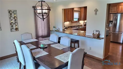 521 Thackeray Rd, Maumee, OH 43537 photo 29