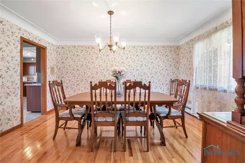 404 E Perry St, Walbridge, OH 43465 photo 11