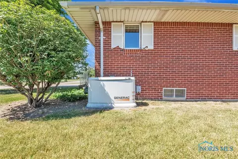 404 E Perry St, Walbridge, OH 43465 photo 49