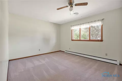 404 E Perry St, Walbridge, OH 43465 photo 36
