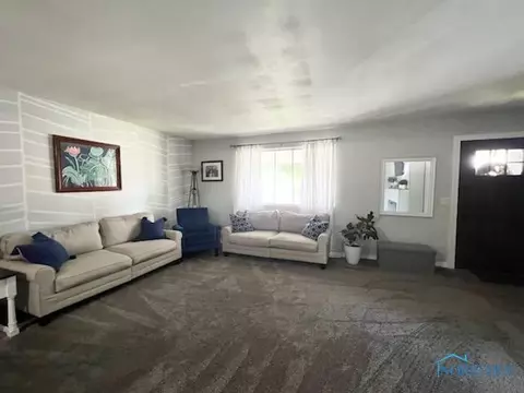 325 W Perry St, Bryan, OH 43506 photo 7