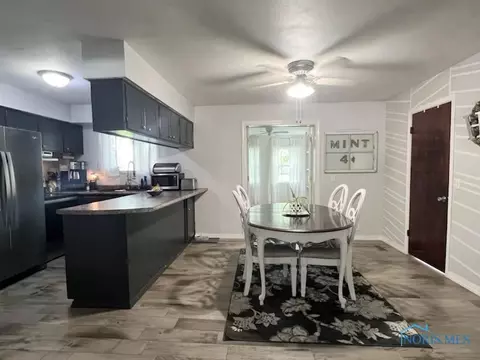 325 W Perry St, Bryan, OH 43506 photo 11