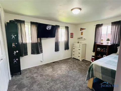 325 W Perry St, Bryan, OH 43506 photo 13