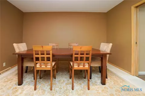 621 E Circle Dr, Findlay, OH 45840 photo 9