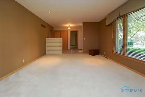 621 E Circle Dr, Findlay, OH 45840 photo 7