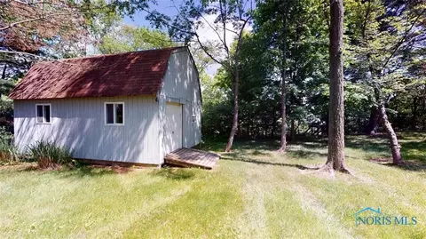 372 Twin Bay Trl, Willard, OH 44890 photo 3