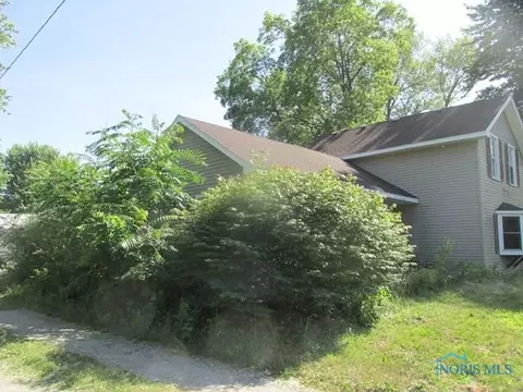 217 W Main St, Wayne, OH 43466 photo 3