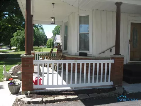 304 S 8th St, Upper Sandusky, OH 43351 photo 3