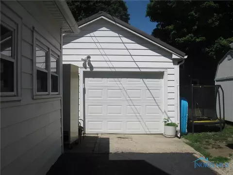 304 S 8th St, Upper Sandusky, OH 43351 photo 5