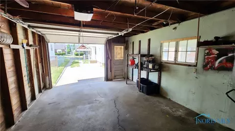2310 Westmonte Rd, Toledo, OH 43607 photo 11