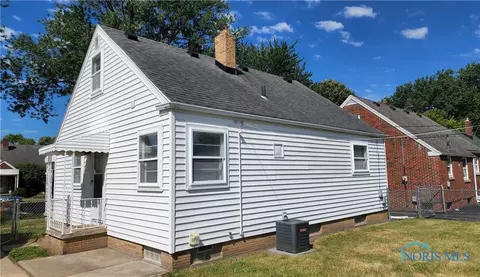 2310 Westmonte Rd, Toledo, OH 43607 photo 5