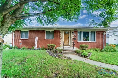 2358 Valeway Dr, Toledo, OH 43613 photo 2