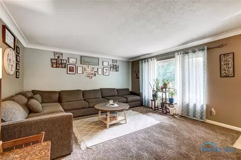 2358 Valeway Dr, Toledo, OH 43613 photo 7