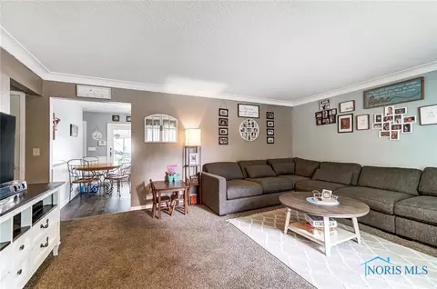 2358 Valeway Dr, Toledo, OH 43613 photo 10