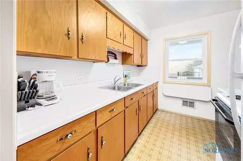 940 Argyll Dr, Maumee, OH 43537 photo 17
