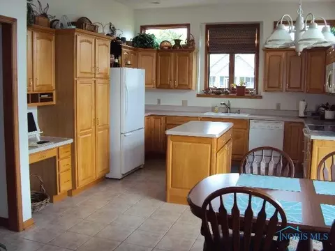 904 Shady Lane Ln, Bryan, OH 43506 photo 3