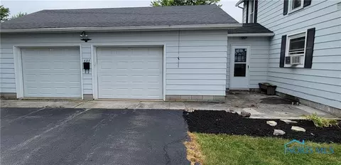 628 E Lima St, Forest, OH 45843 photo 2