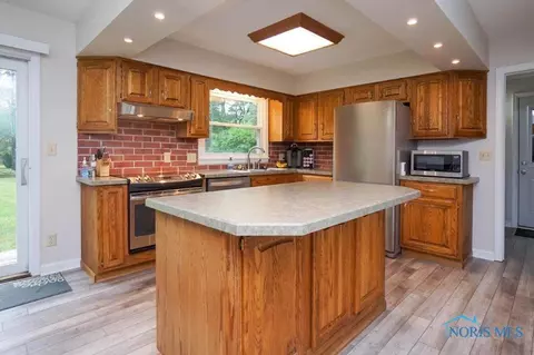 606 Bright Rd, Findlay, OH 45840 photo 9