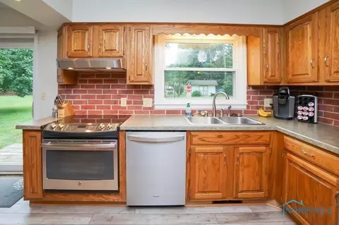 606 Bright Rd, Findlay, OH 45840 photo 11