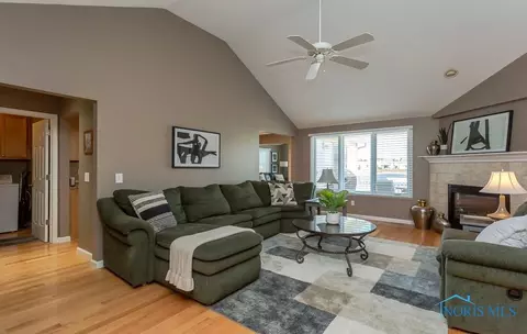 6940 Springview Dr, Maumee, OH 43537 photo 7
