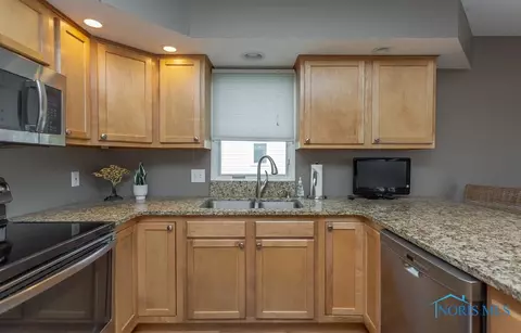 6940 Springview Dr, Maumee, OH 43537 photo 19
