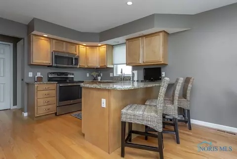 6940 Springview Dr, Maumee, OH 43537 photo 18