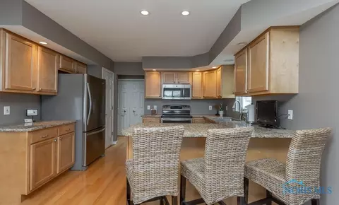 6940 Springview Dr, Maumee, OH 43537 photo 17