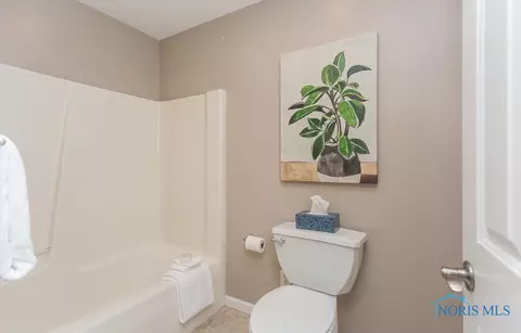6940 Springview Dr, Maumee, OH 43537 photo 29