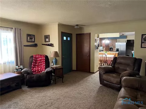 121 W Baldwin Ave, Paulding, OH 45879 photo 4