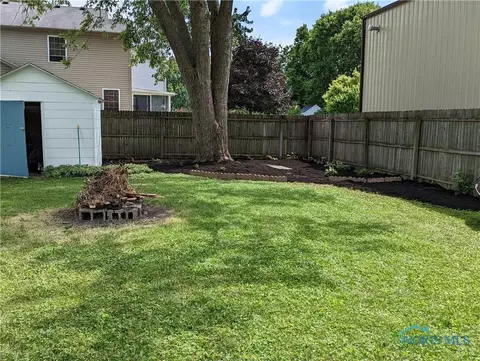 5935 Clover Ln, Walbridge, OH 43465 photo 6